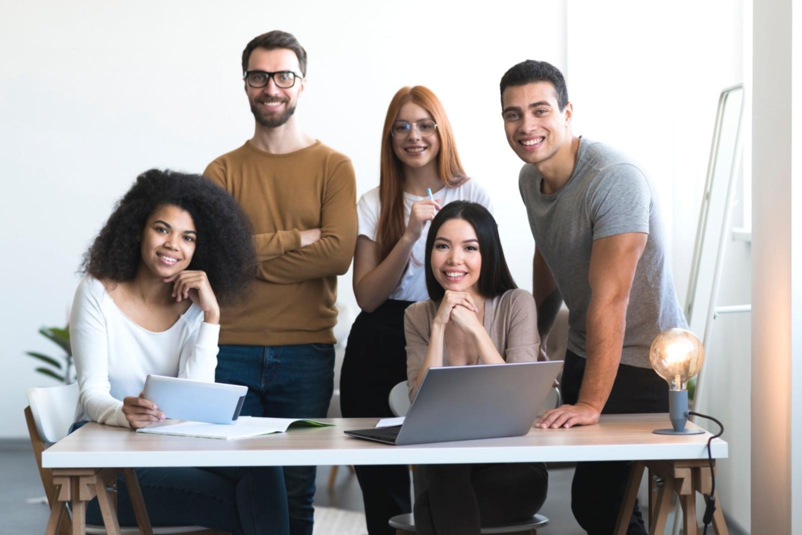 Analyse de données financières et graphiques d'investissement